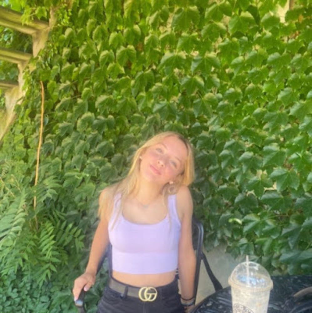 Meet your Posher, Emily